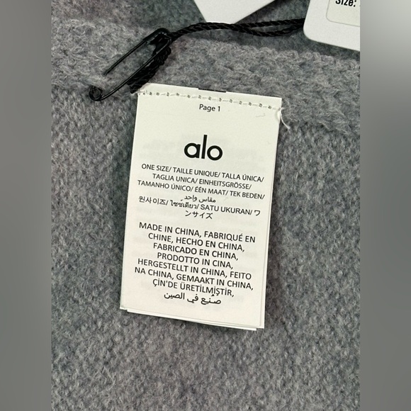 NEW Alo Yoga Oversized Merino Wool Scarf Hazy Heather Grey NWT - Picture 6 of 8